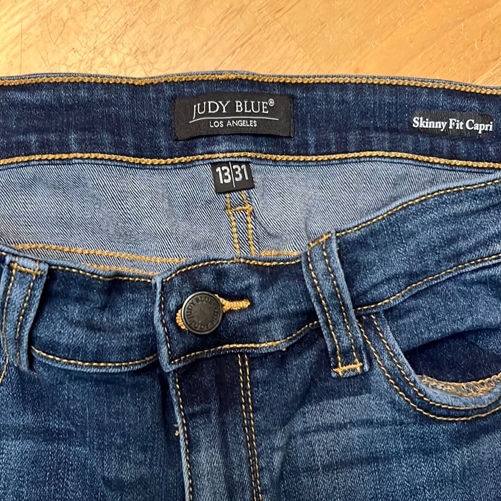 Judy Blue Skinny Fit Capri